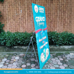 Standee X điều chỉnh kích thước